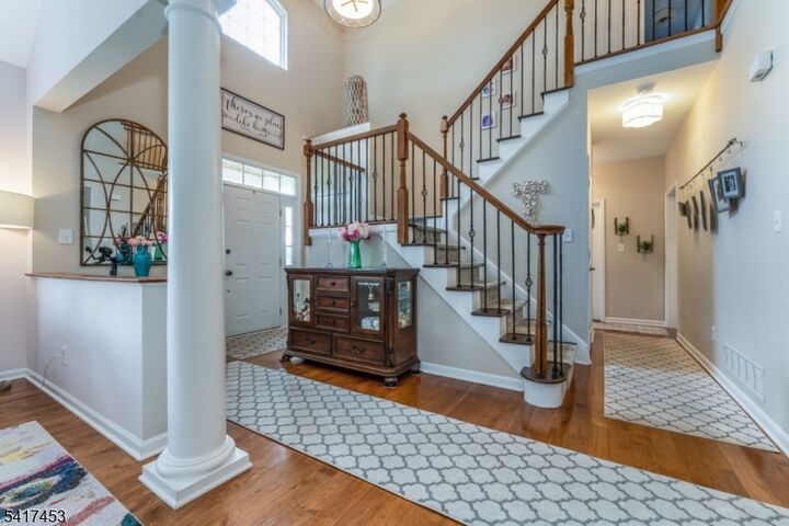 Property Photo:  6 Columbine Ct  NJ 08822 