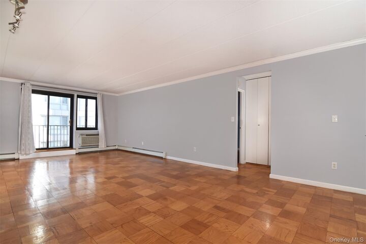 Property Photo:  1085 Warburton 621  NY 10701 