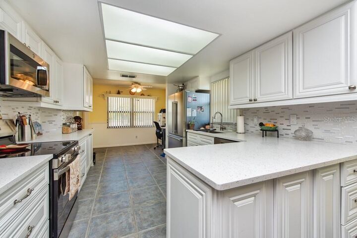 Property Photo:  1605 Leland Drive  FL 33573 