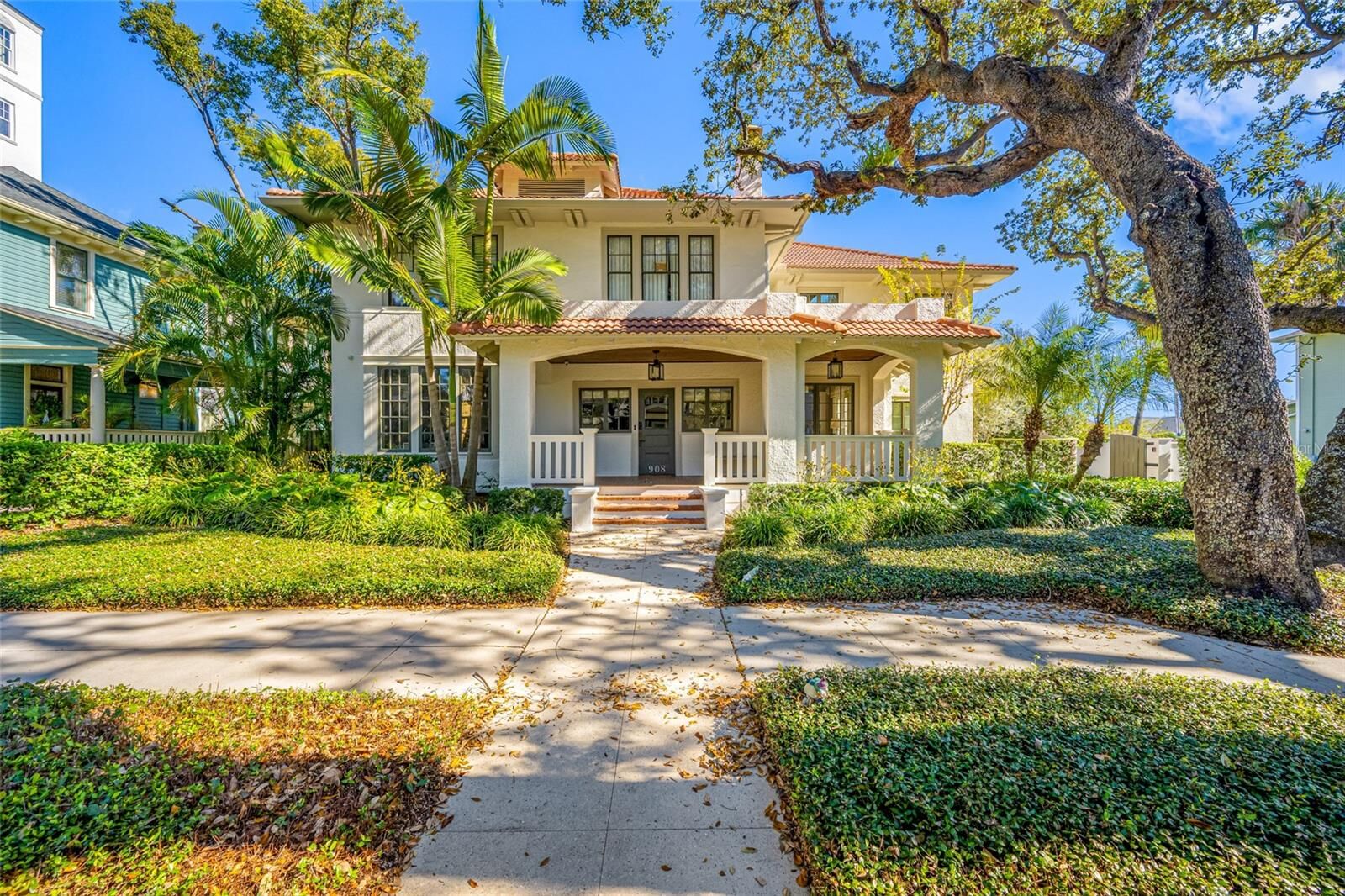 Property Photo:  908 S Dakota Avenue  FL 33606 