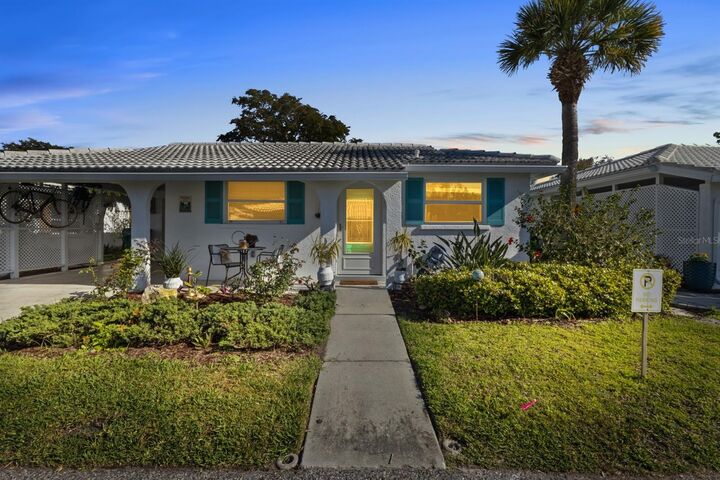 Property Photo:  604 Spanish Drive N  FL 34228 