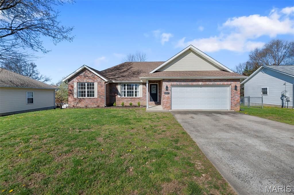 Property Photo:  1017 Emily Court  MO 63701 