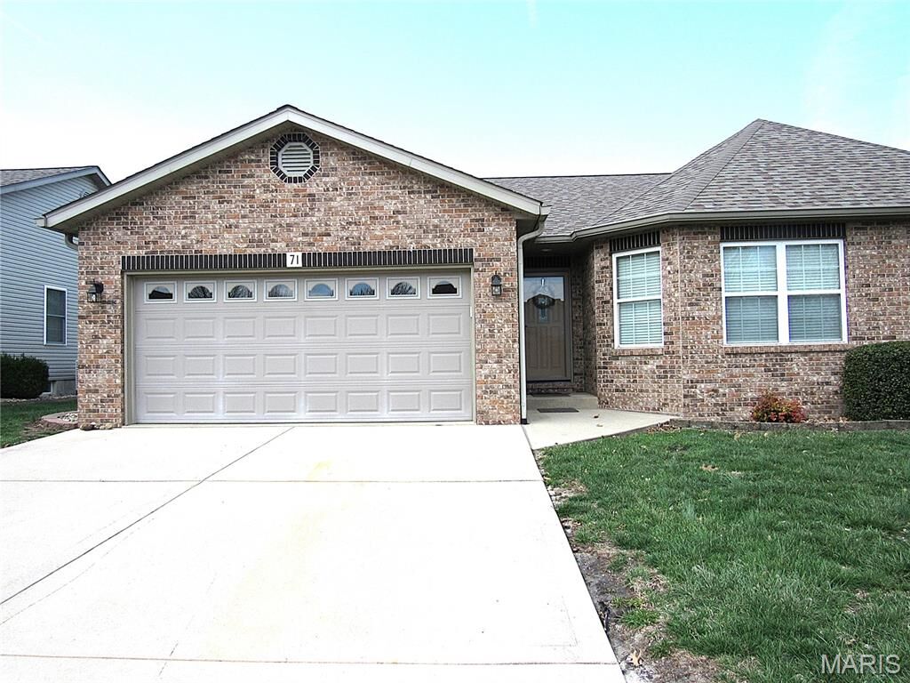 Property Photo:  71 Brooks Drive  IL 62010 