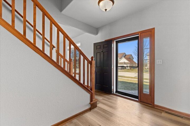 Property Photo: 1711 Cloverview St WI 53095