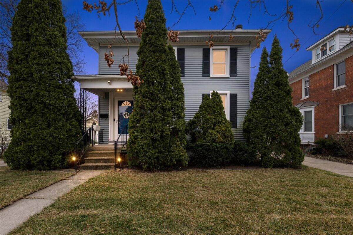 Property Photo:  22153 Park Street  MI 48124 