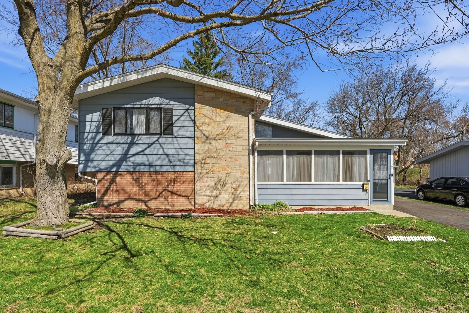 Property Photo:  107 Chestnut Street  IL 60466 