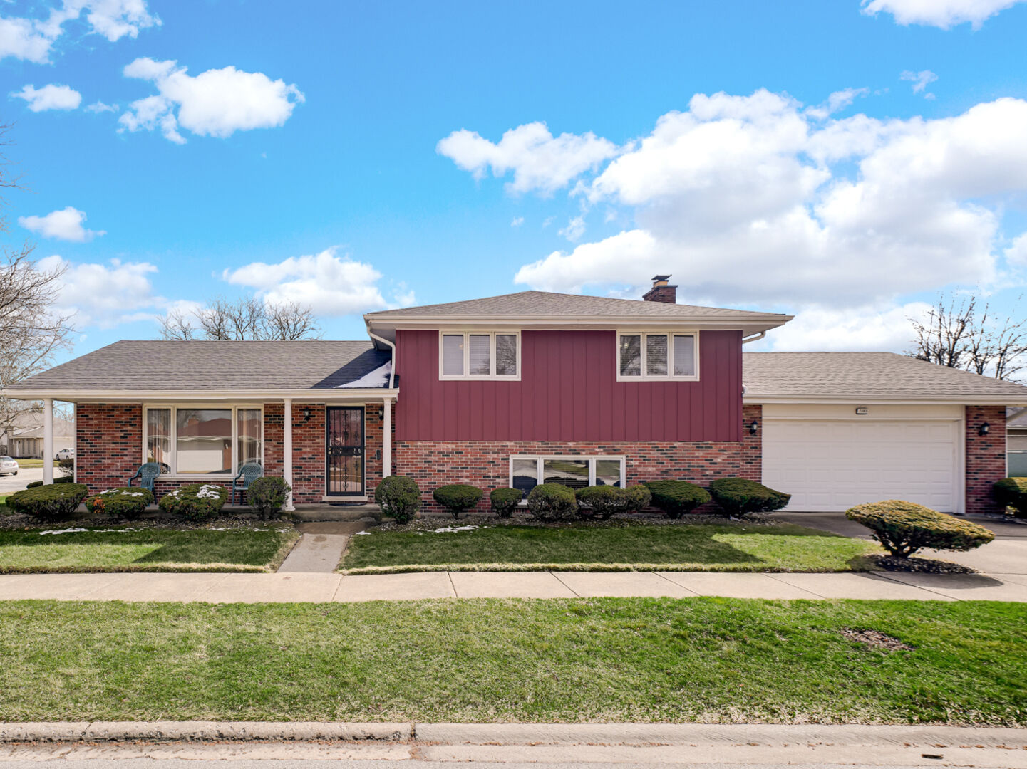 Property Photo:  1103 E 166th Place  IL 60473 