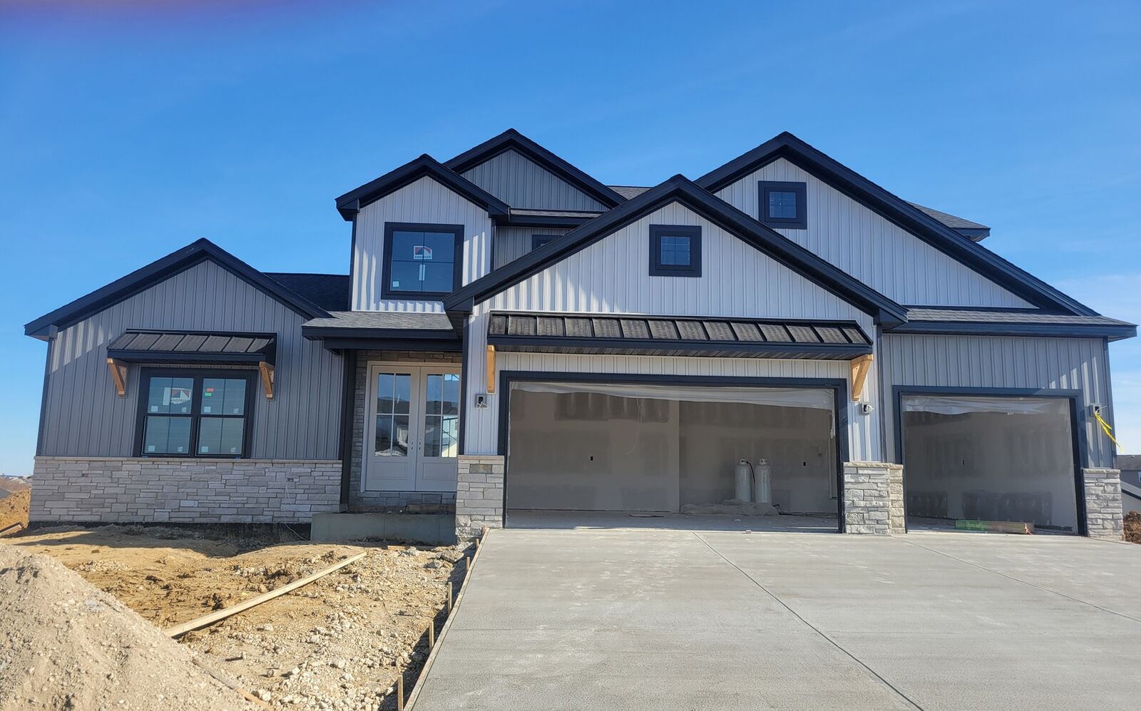 Property Photo: 5305 Castlebar Drive IL 61705