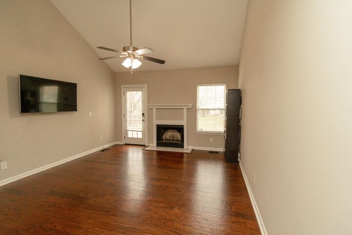 Property Photo:  524 Barney Ln  TN 37042 