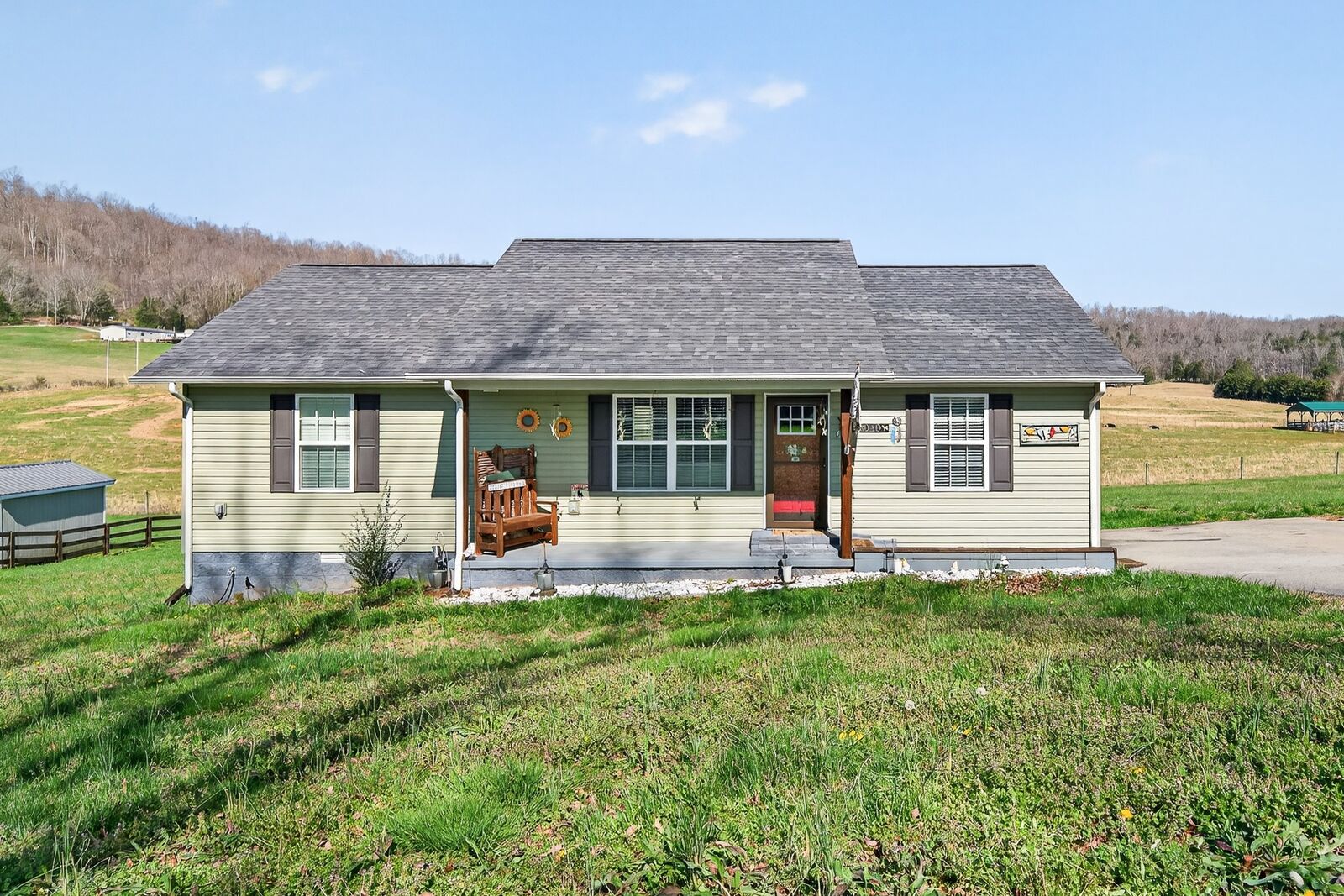 Property Photo:  2040 Walker Cove Rd  TN 38583 