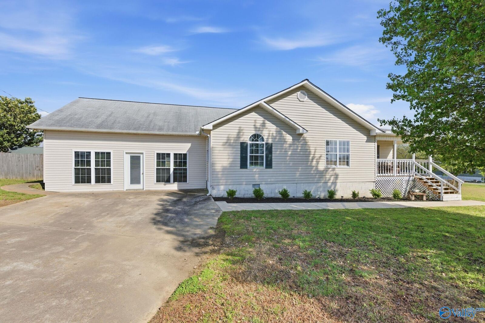 Property Photo: 41 Morgan Nelson Road AL 35622