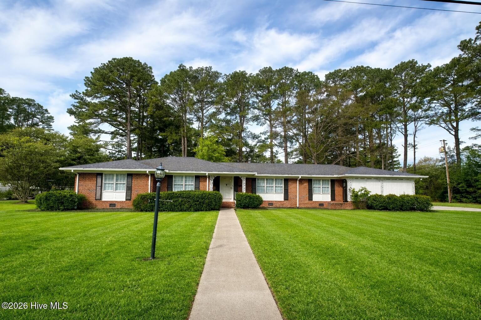 Property Photo:  104 Springlake Drive  NC 27855 