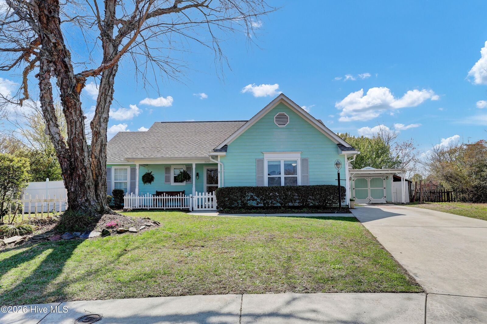 Property Photo: 2217 Loblolly Court NC 28411