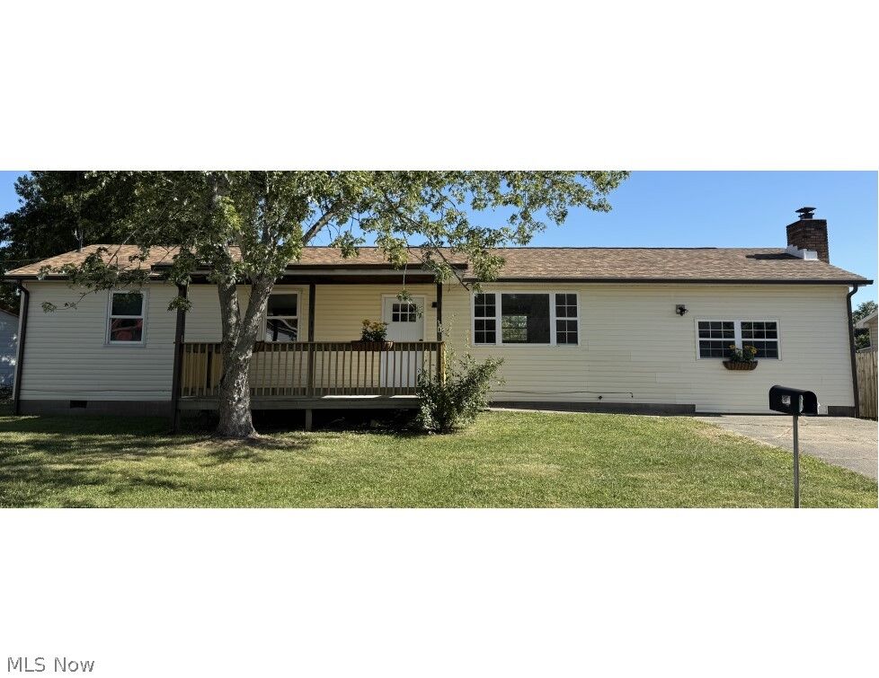 Property Photo:  1068 Poplar Street  WV 26142 