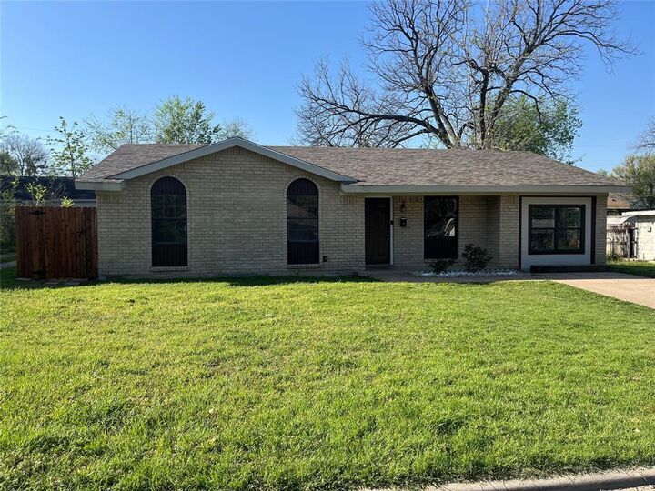 Property Photo:  2605 Laurel Street  TX 75050 