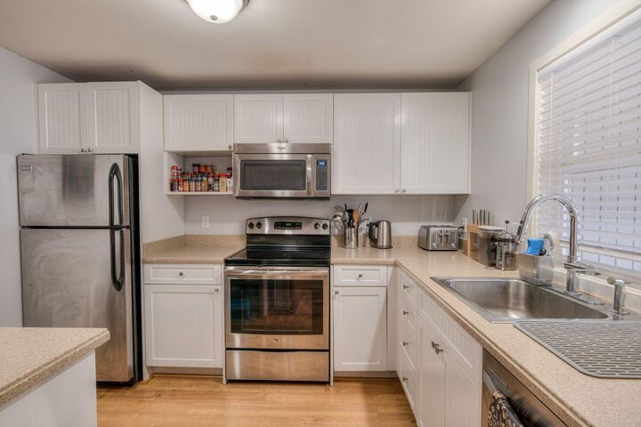 Property Photo: 1439 NW Juniper Street 1 OR 97703