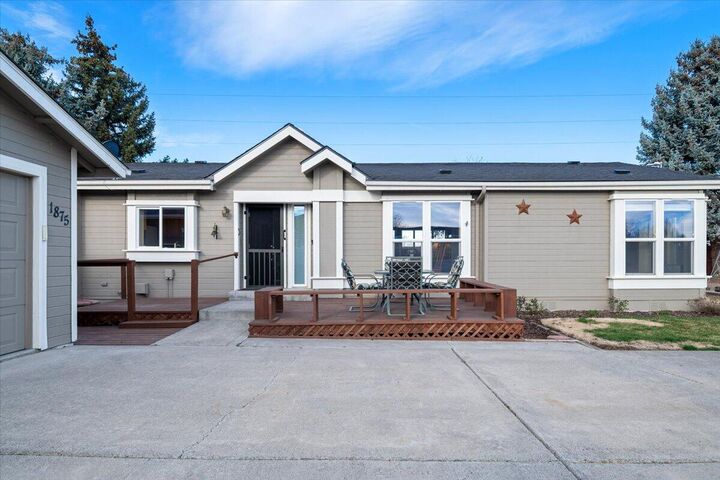 Property Photo:  1875 NE 6th Street  OR 97756 