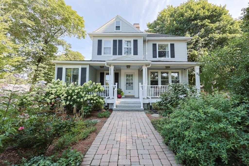 Property Photo:  100 Prescott St  MA 01867 
