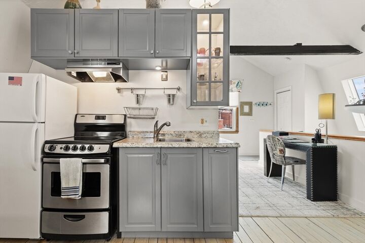 Property Photo:  8-R North Street 5C  MA 02360 