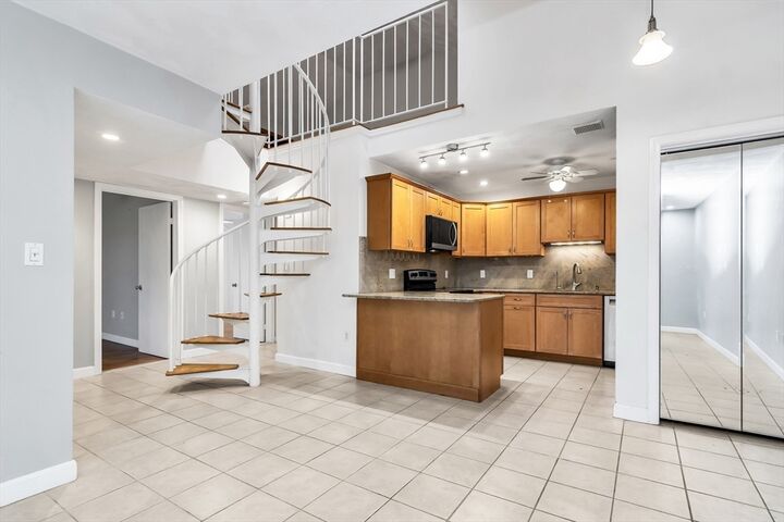 Property Photo:  21 Margin Street 33  MA 01905 