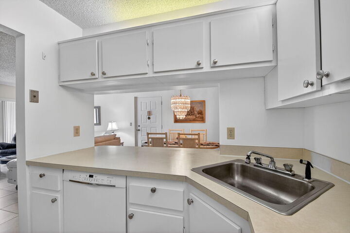 Property Photo:  627 Sea Pine Way B2  FL 33415 