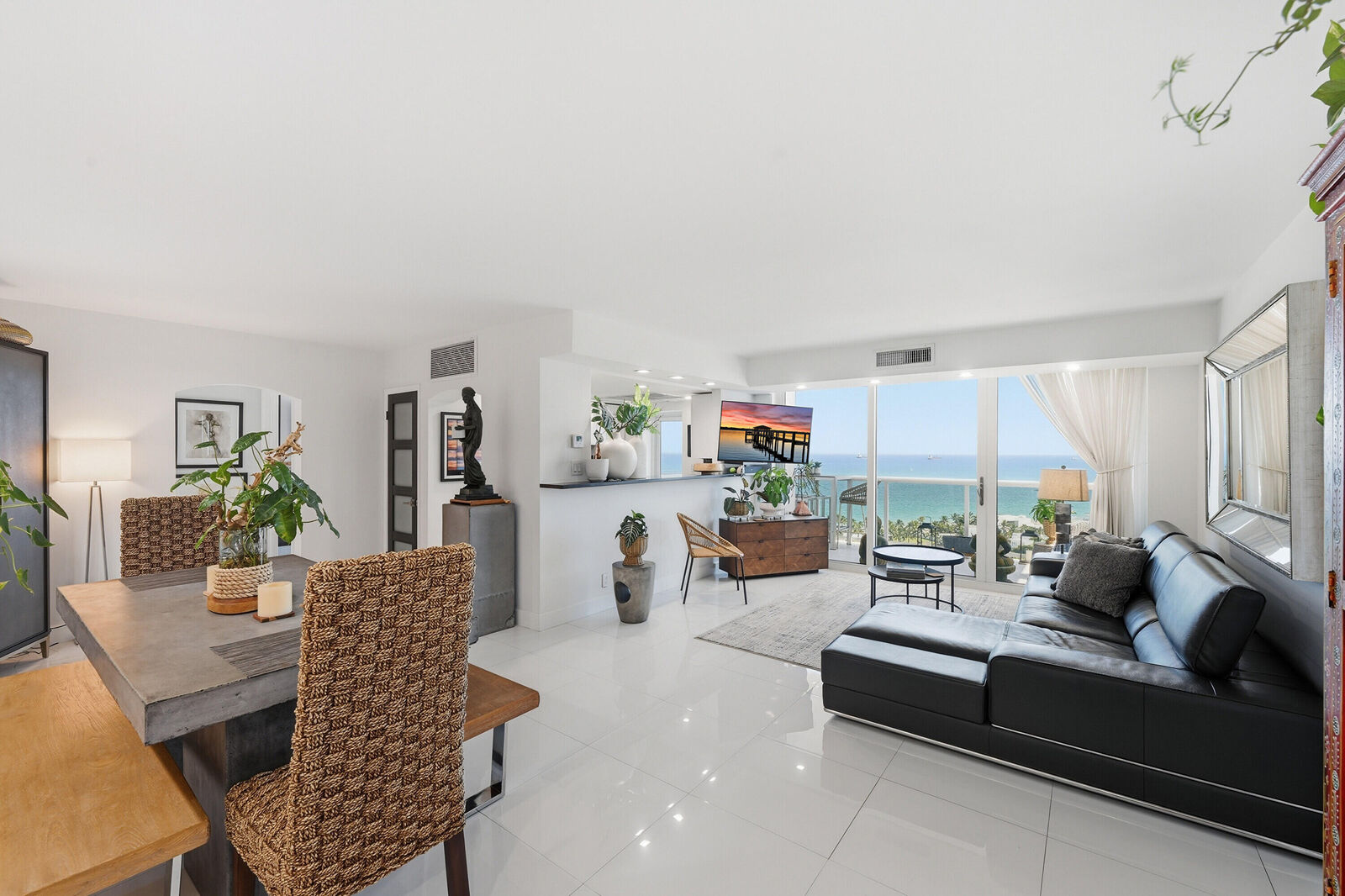 Property Photo:  2715 N Ocean Boulevard Penthouse D  FL 33308 