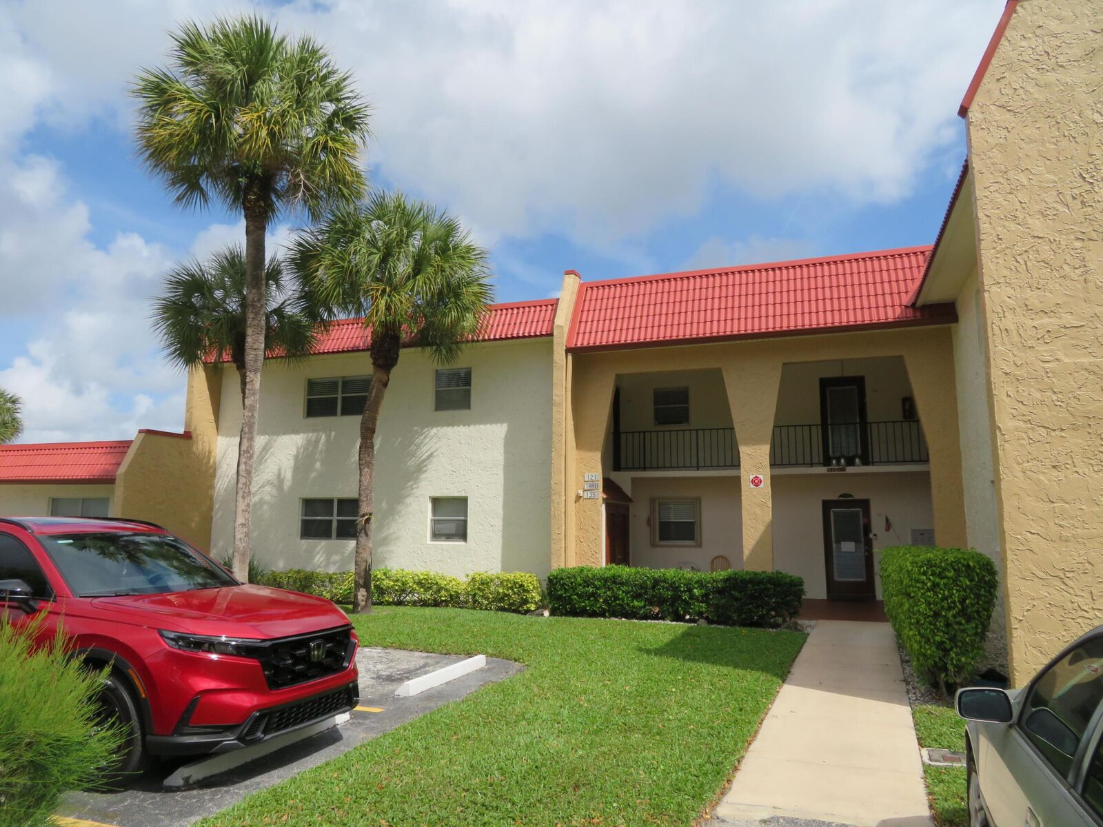 Property Photo:  135 Lake Carol Drive E 135  FL 33411 