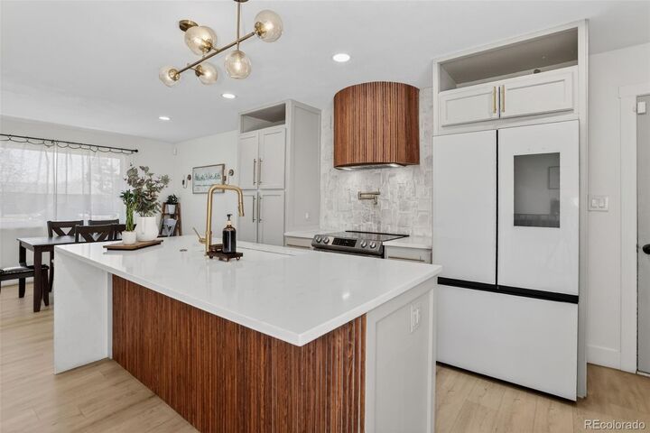 Property Photo:  690 S Newark Court  CO 80012 