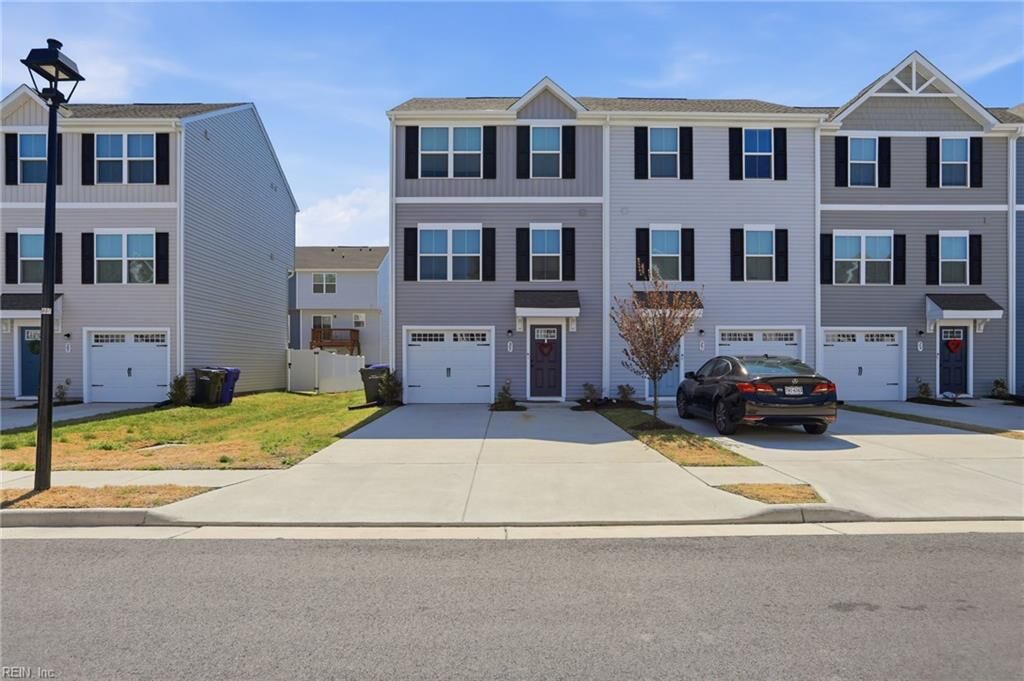 Property Photo: 25 Clara Ct VA 23434
