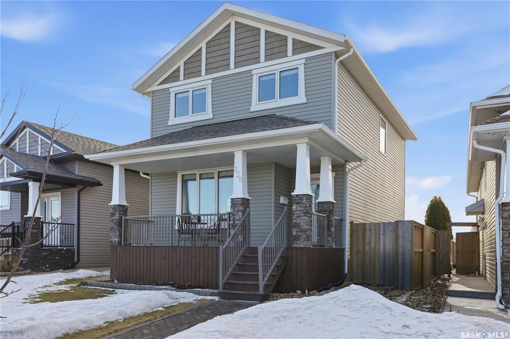 Property Photo:  338 Rosewood Boulevard W  SK S7V 0G9 
