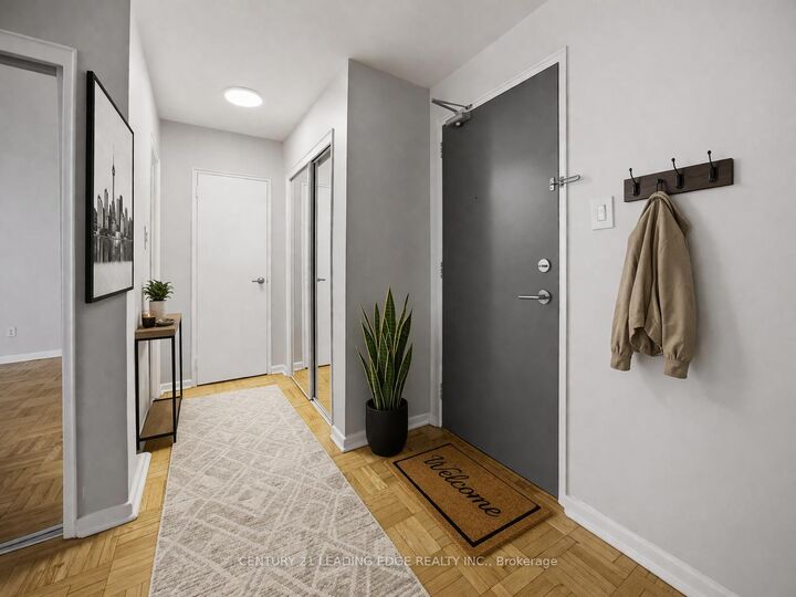 Property Photo:  103 Avenue Road 705  ON M5R 2G9 