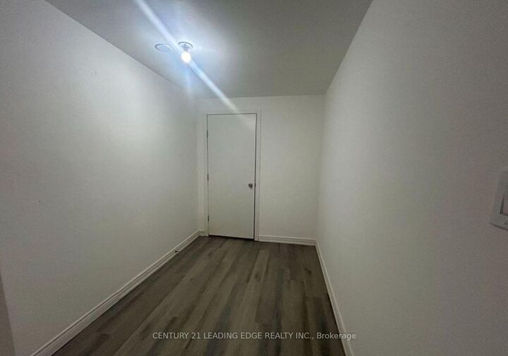 Property Photo:  18 Loggers Trail 1A  ON L4A 2L6 