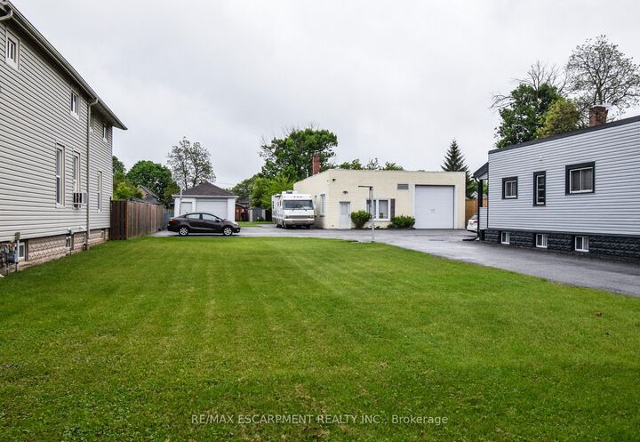 Property Photo:  258 Hellems Avenue  ON L3B 3B7 