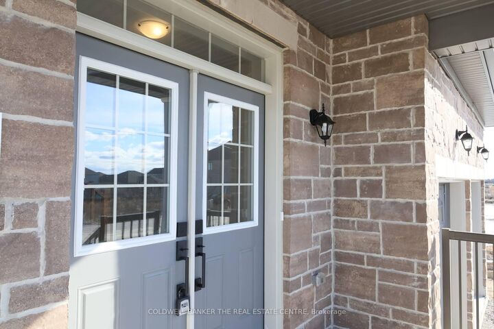 Property Photo: 6 Fisher Road ON K9V 0P9