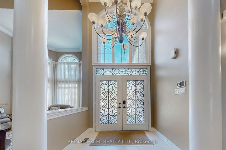 Property Photo: 5368 Vail Court ON L5M 6G9