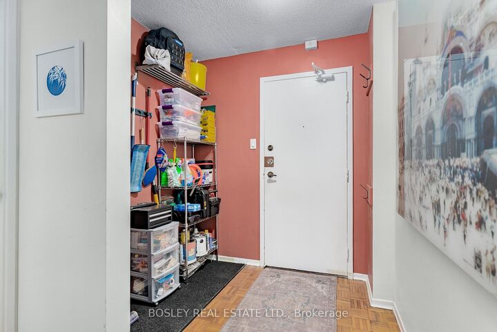 Property Photo: 89 McCaul Street W 613 ON M5T 2X3
