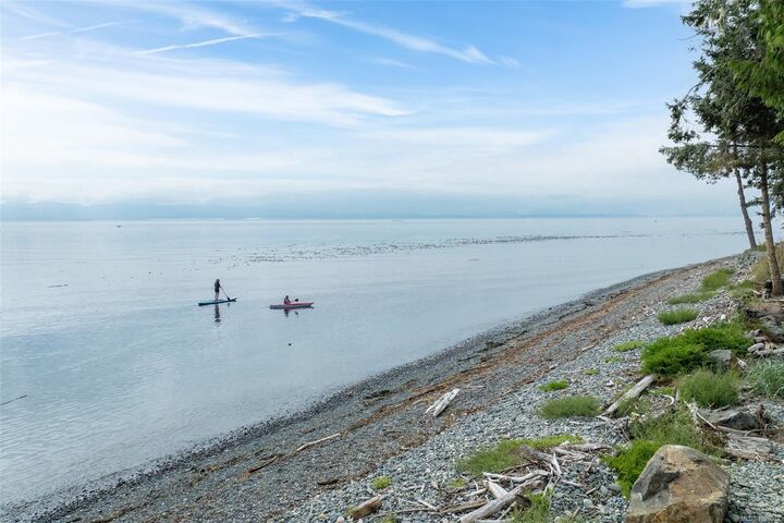 8801 West Coast Rd — photo 1