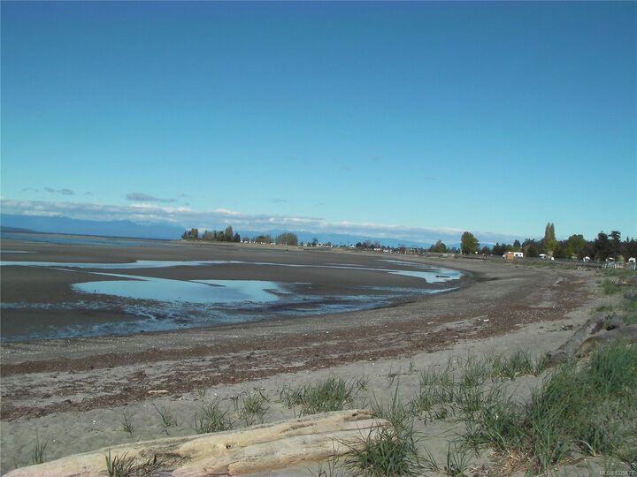 Property Photo:  181 Beachside Dr #606/605A  BC V9P 0B1 