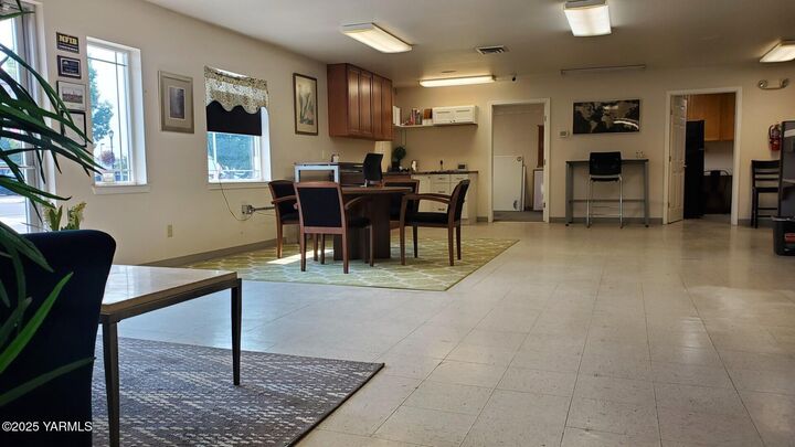 Property Photo:  223 Wine Country Rd  WA 98930 