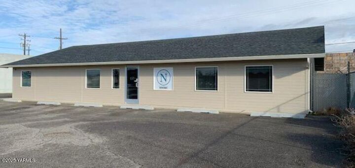 Property Photo: 223 Wine Country Rd WA 98930