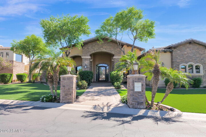 Property Photo:  3055 E Waterman Way  AZ 85297 