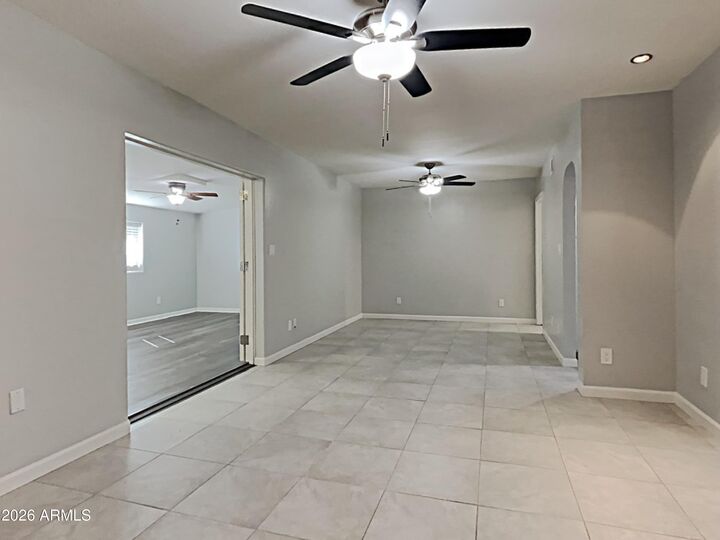 Property Photo: 1001 W Villa Rita Drive AZ 85023