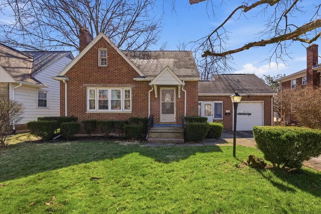 Property Photo: 1115 Broad St OH 44805