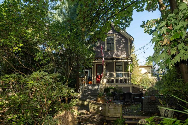 Photo de la propriété: 1117 Pendrell Street BC V6E 1L3