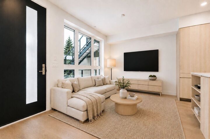 578 W 24 Avenue 122 — photo 1