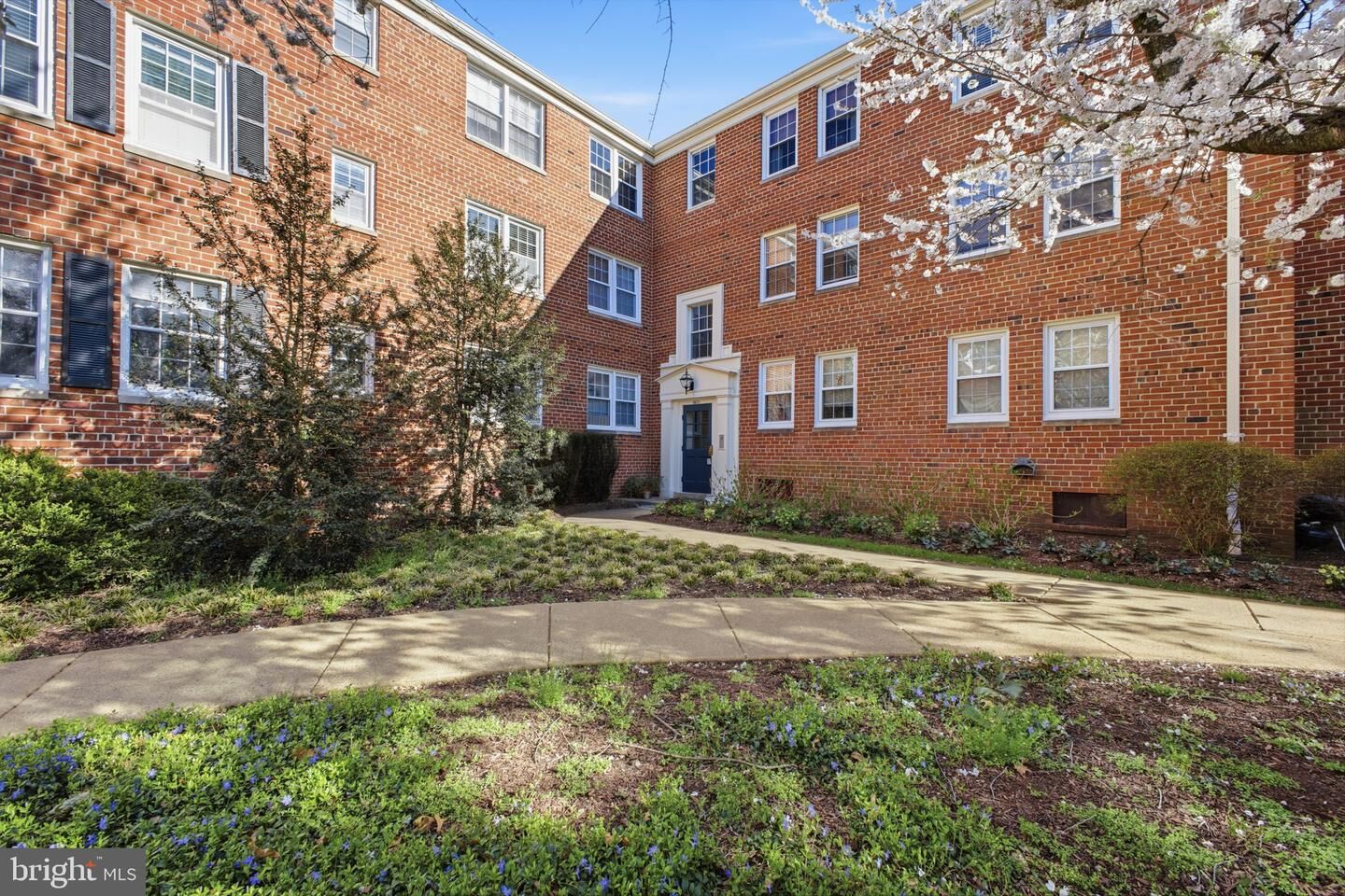 Property Photo:  6611 E Wakefield Drive C1  VA 22307 