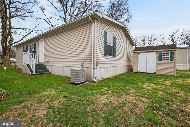 Property Photo:  723 Sherry Lane  PA 17601 