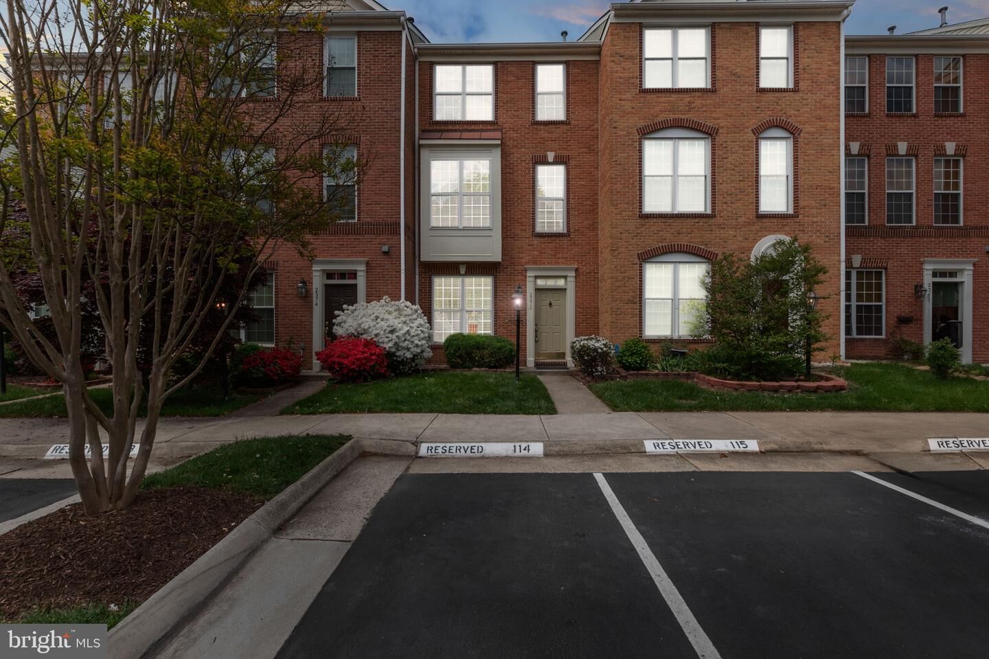 Property Photo:  2372 Woodland Pond Lane  VA 20171 