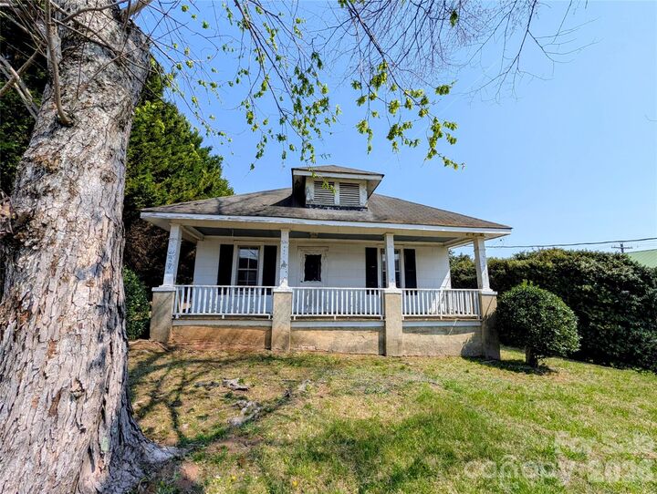 Property Photo:  507 S College Street  NC 28655 