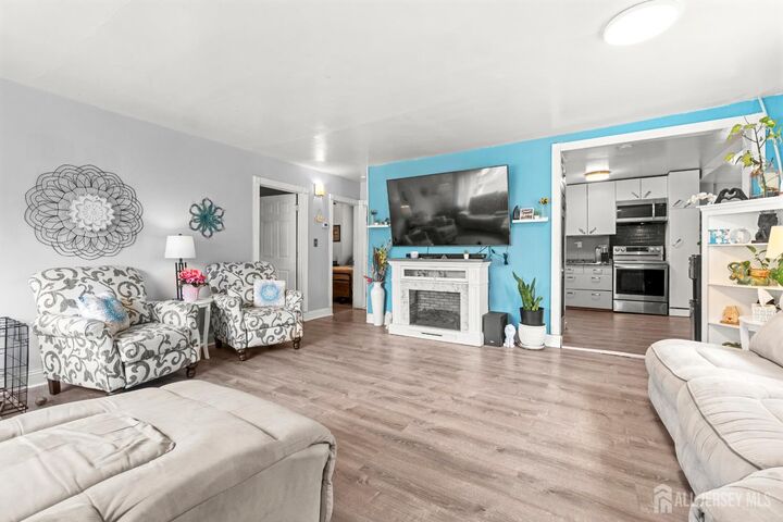 Property Photo:  34 Ling Street  NJ 08863 
